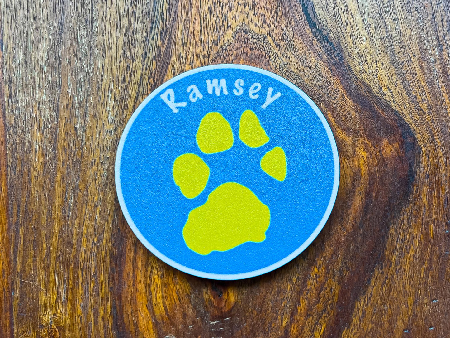 Dessous de verre personnalisé avec empreinte de patte de chien | 4 couleurs disponibles