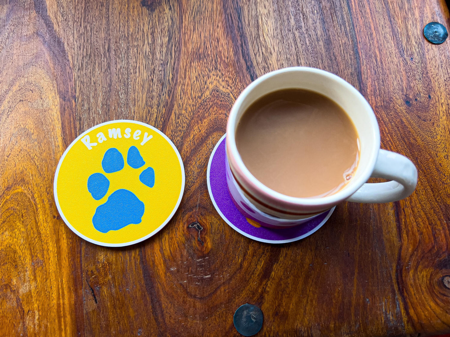 Dessous de verre personnalisé avec empreinte de patte de chien | 4 couleurs disponibles